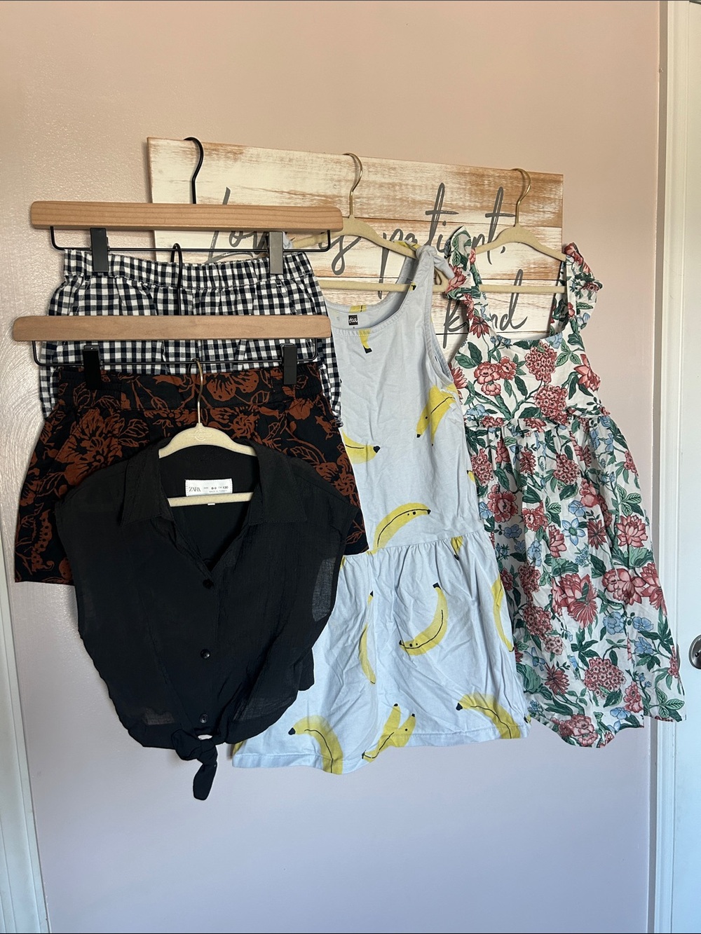 BUNDLE Girls Size 6-8 Clothes